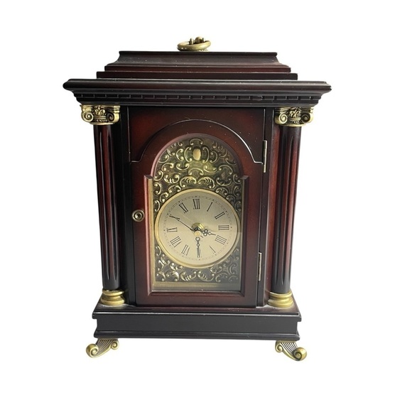 Bombay Other - Vintage Bombay Company Horloge Belmont NOT WORKING! Cherry Wood Mantle Clock